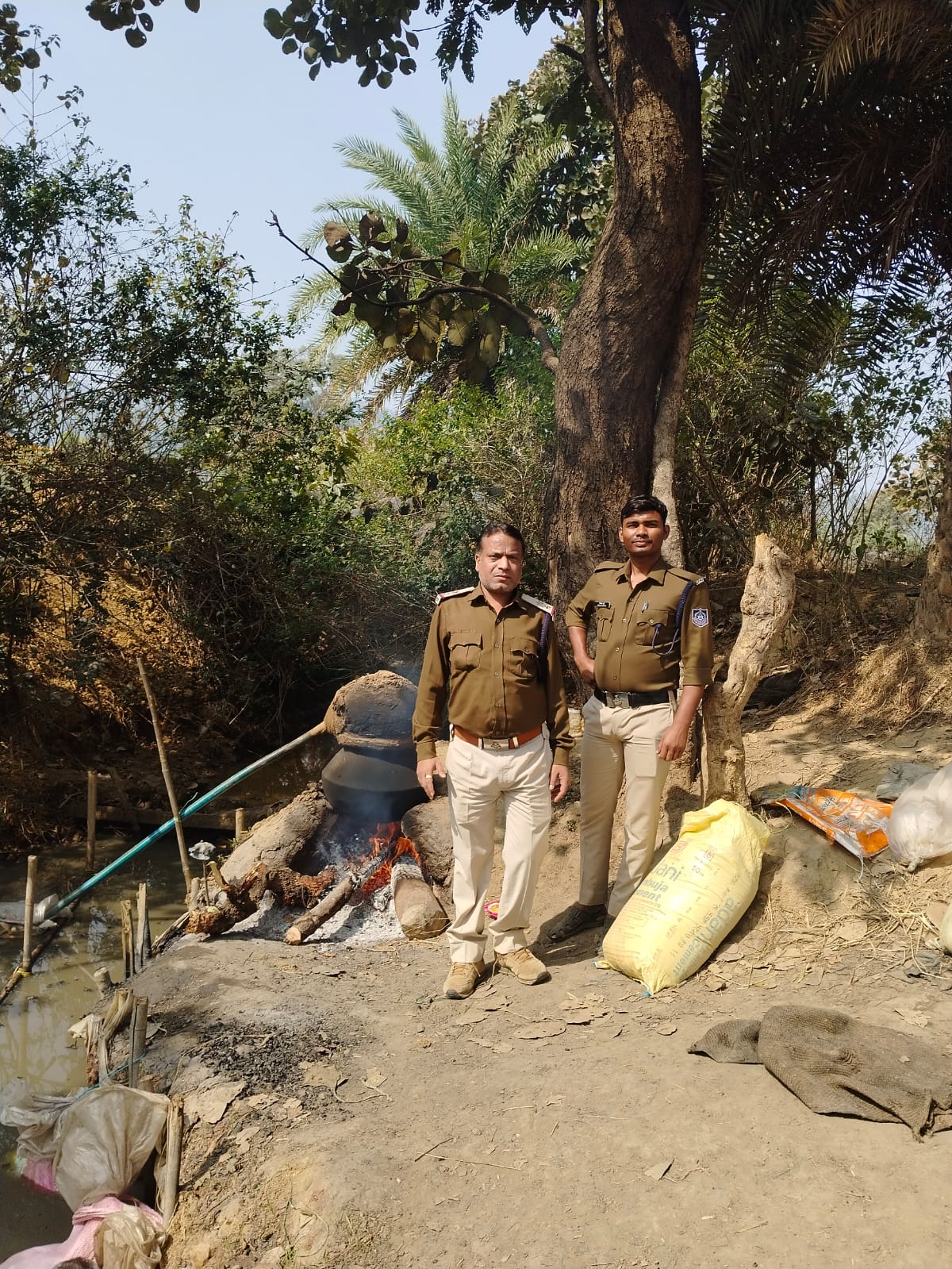 आबकारी विभाग की छापामार कार्यवाही